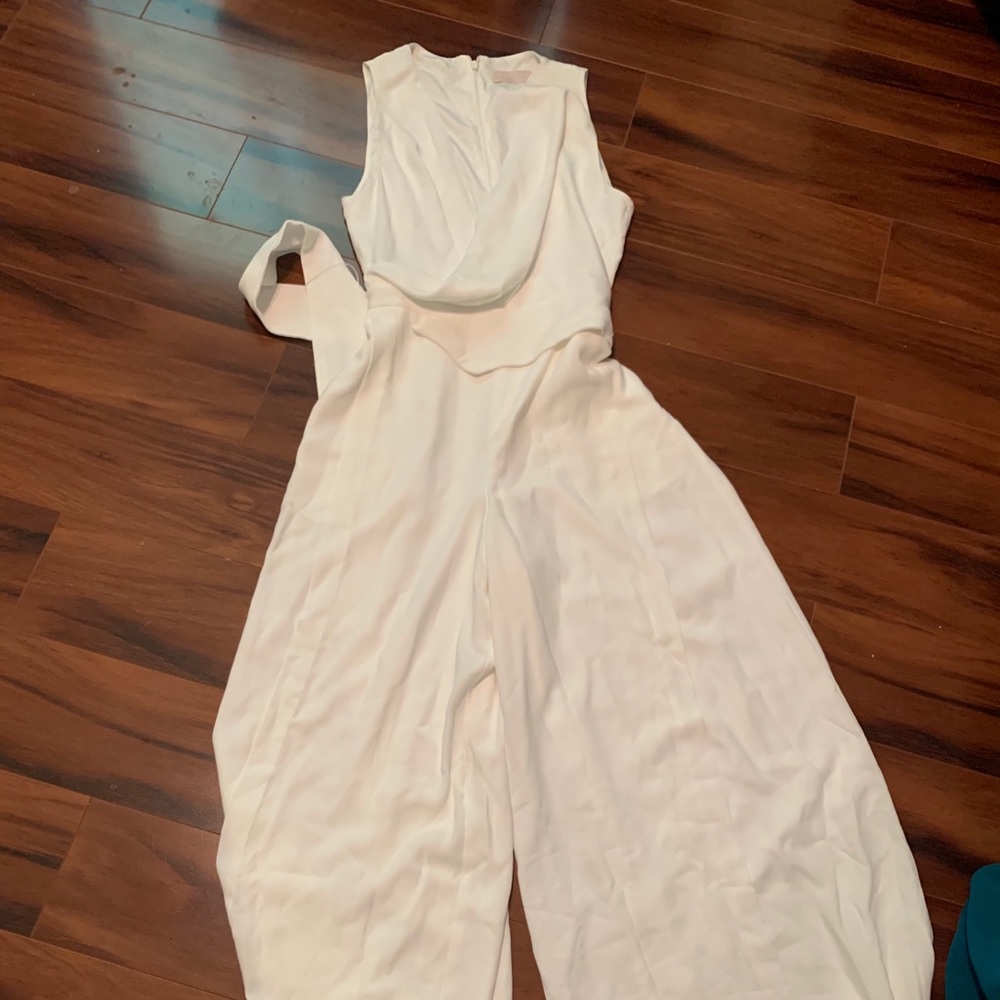 Sleeveless jumpsuit